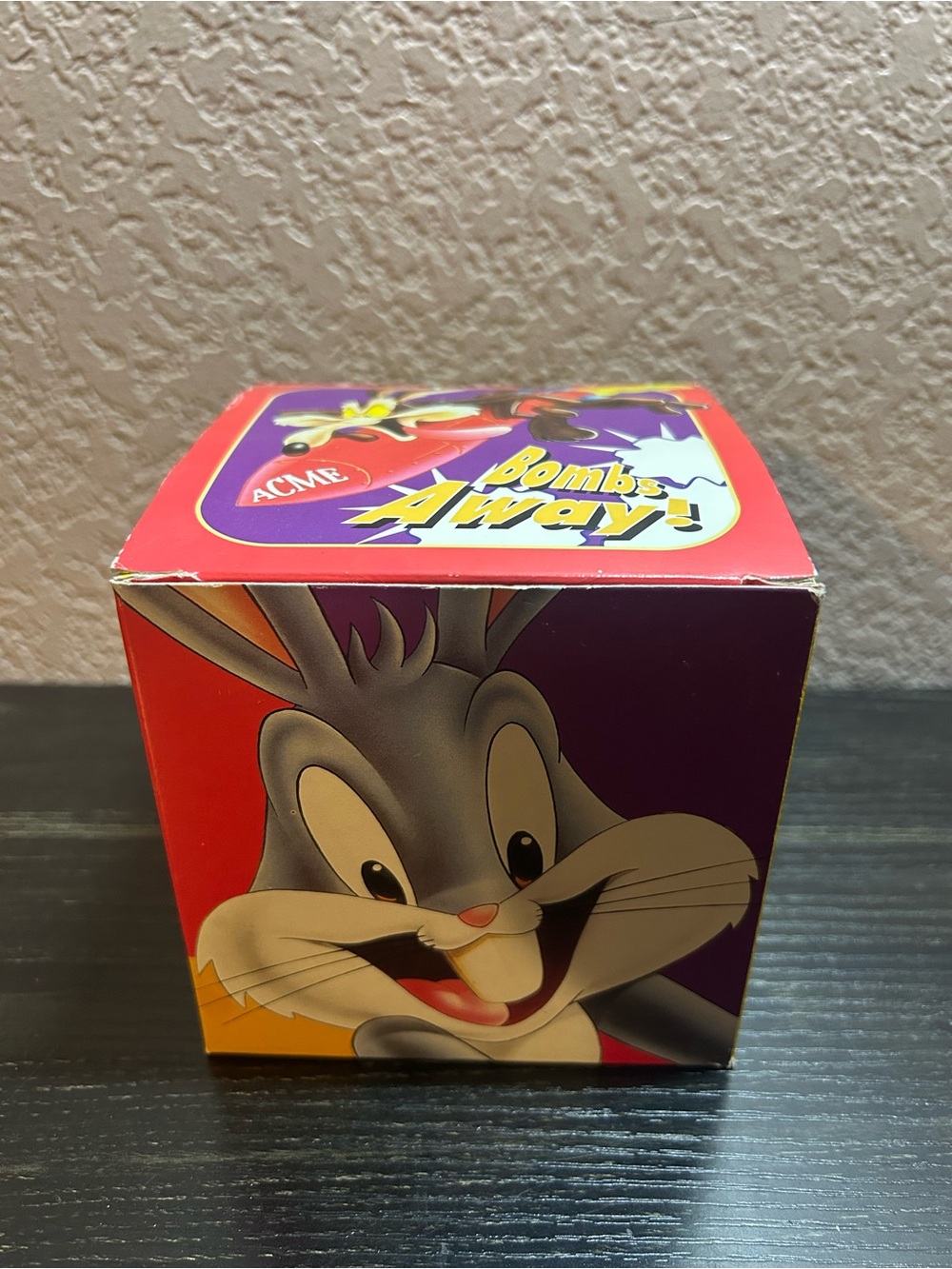 Vintage Looney Tunes Tin Bank NOS w Bombs Away Road Runner Taz Bugs Tweety Sam